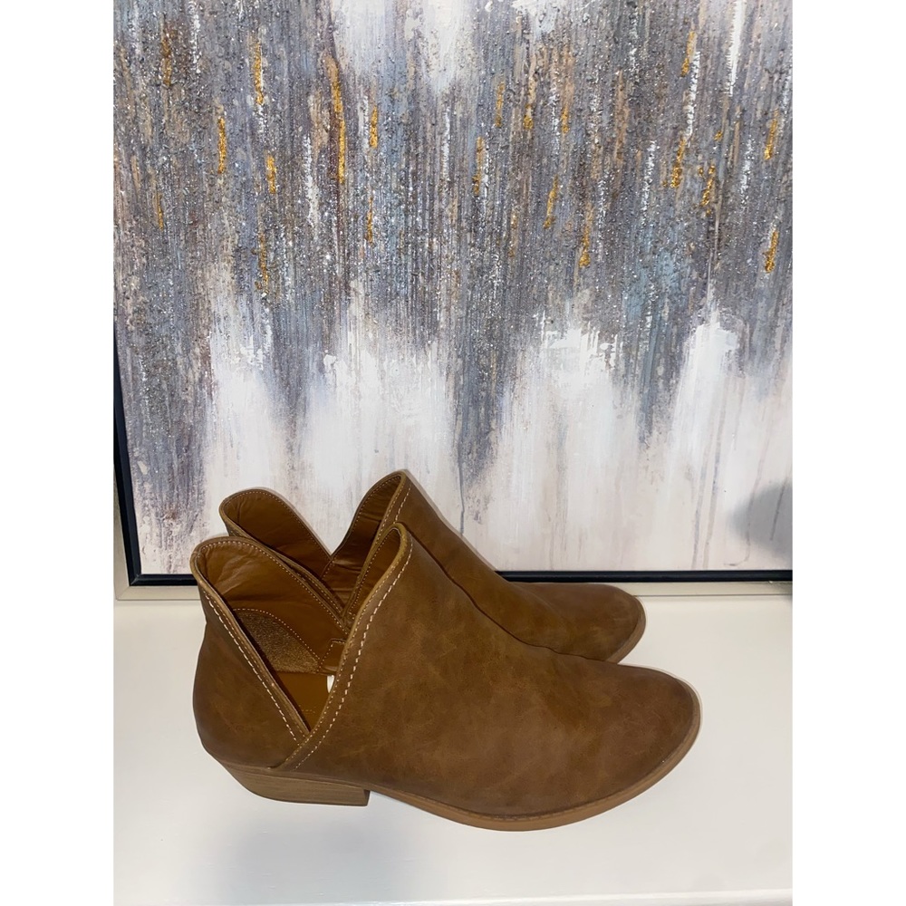 Universal Thread Brown Ankle Boots